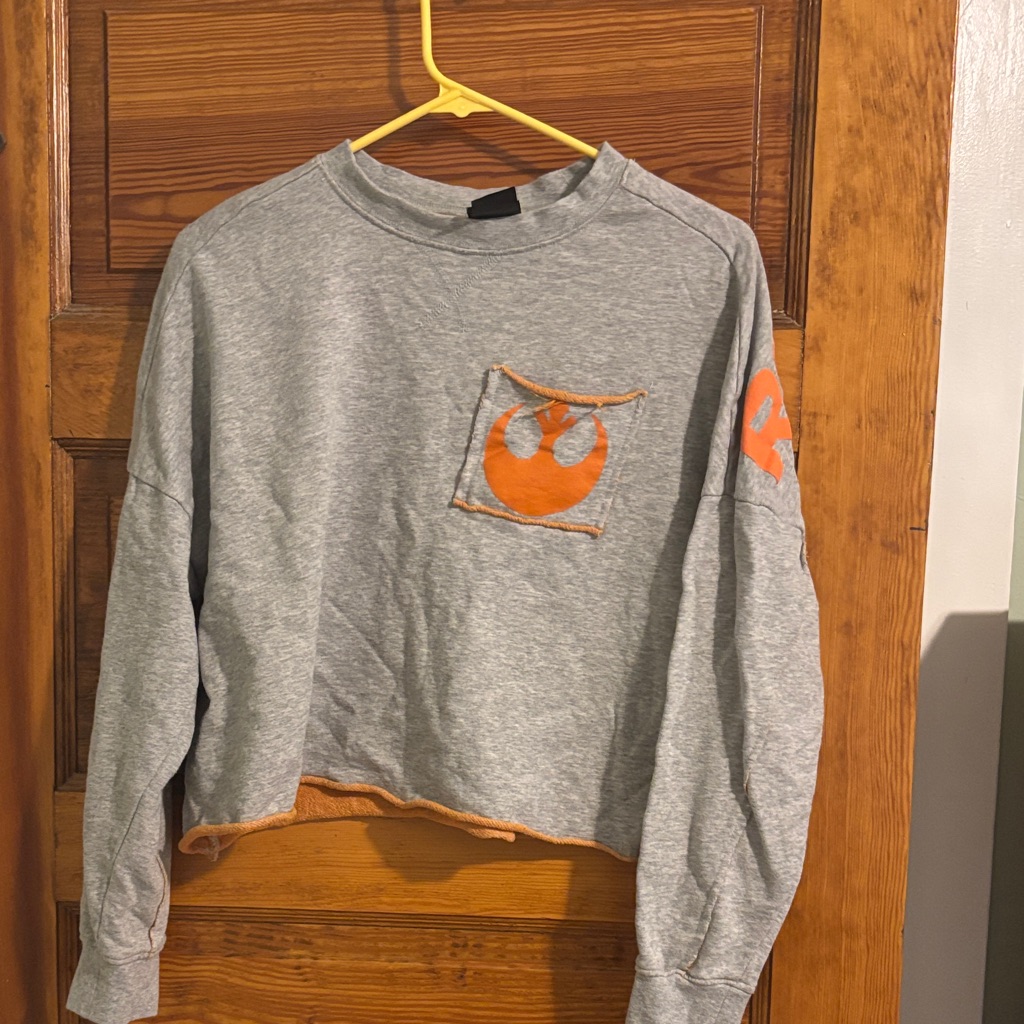 Her Universe Gray Sweatshirt With Orange Accents. Star Wars Crop Sweatshirt